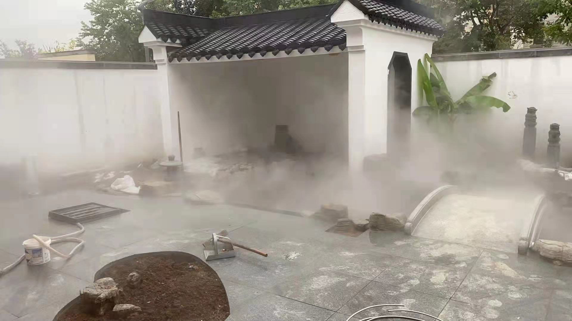 <b>坐标江苏庭院雾森喷雾系统一个主机带120个喷头</b>